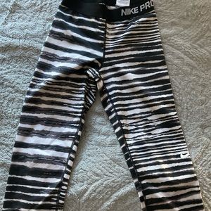 Capri Nike workout pants